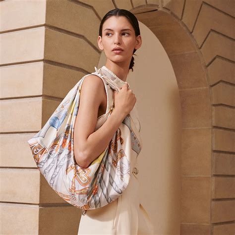 harnais hermes bag|Hermes harnais de coeur scarf.